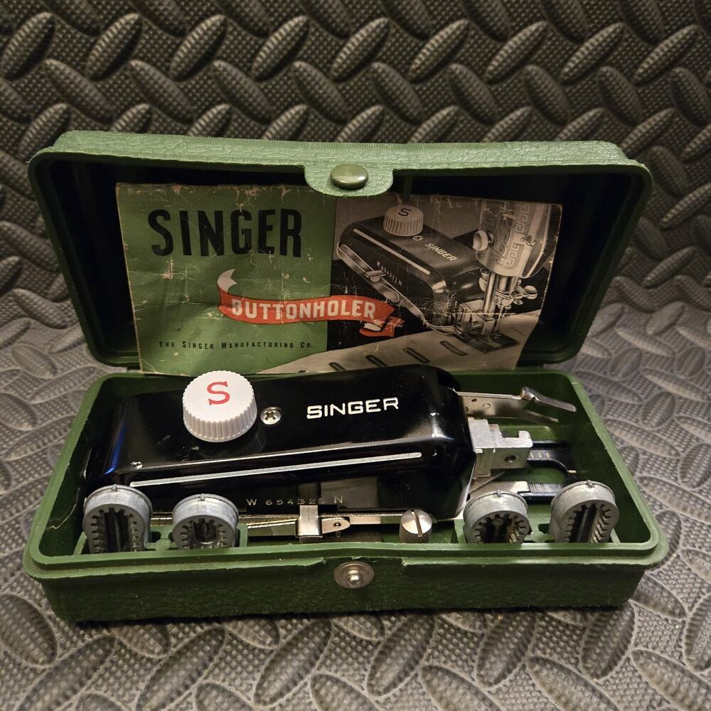 Singer Buttonholer Sewing Machine Attachment w/ Case & Templates